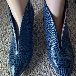 Croc-Embossed Pointed Toe Slip-On Mules in Deep Blue